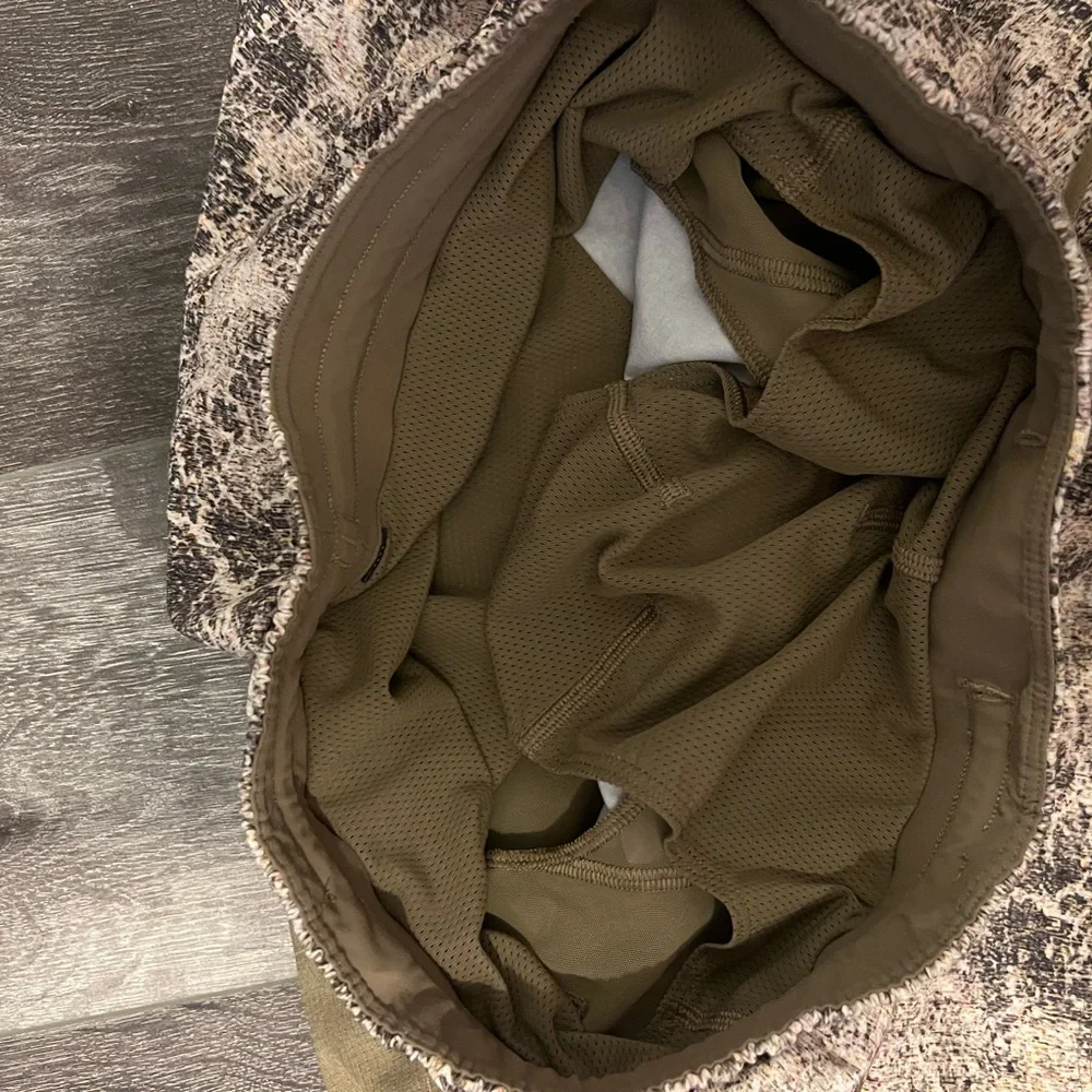 lululemon athletica Brown Patterned Men's Athletic Shorts - Picture 4 of 5